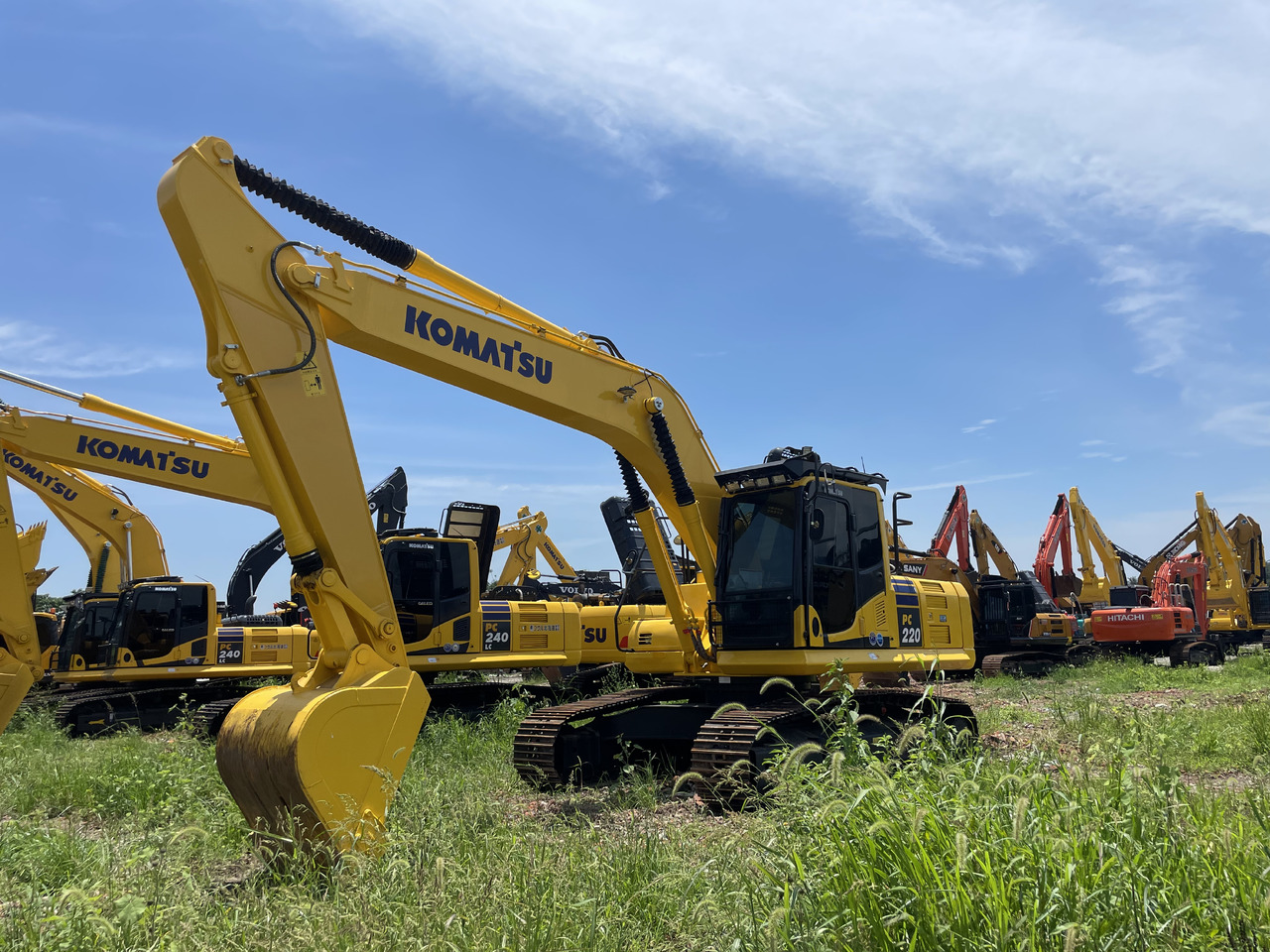 KOMATSU PC 220-8 - Гусеничный экскаватор: фото 4 KOMATSU PC 220-8 - Гусеничный экскаватор: фото 4