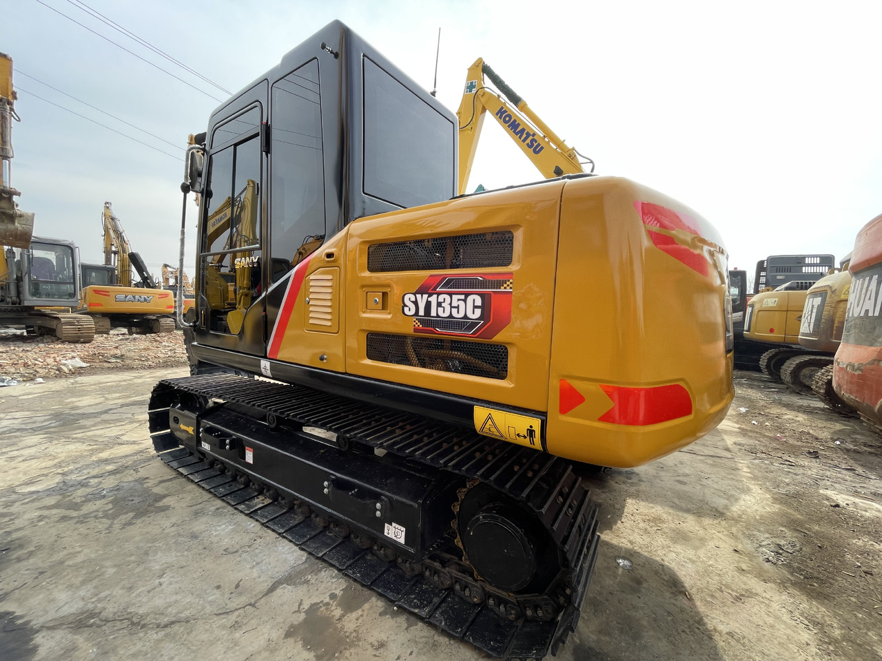 SANY SY135C - Гусеничный экскаватор: фото 2 SANY SY135C - Гусеничный экскаватор: фото 2