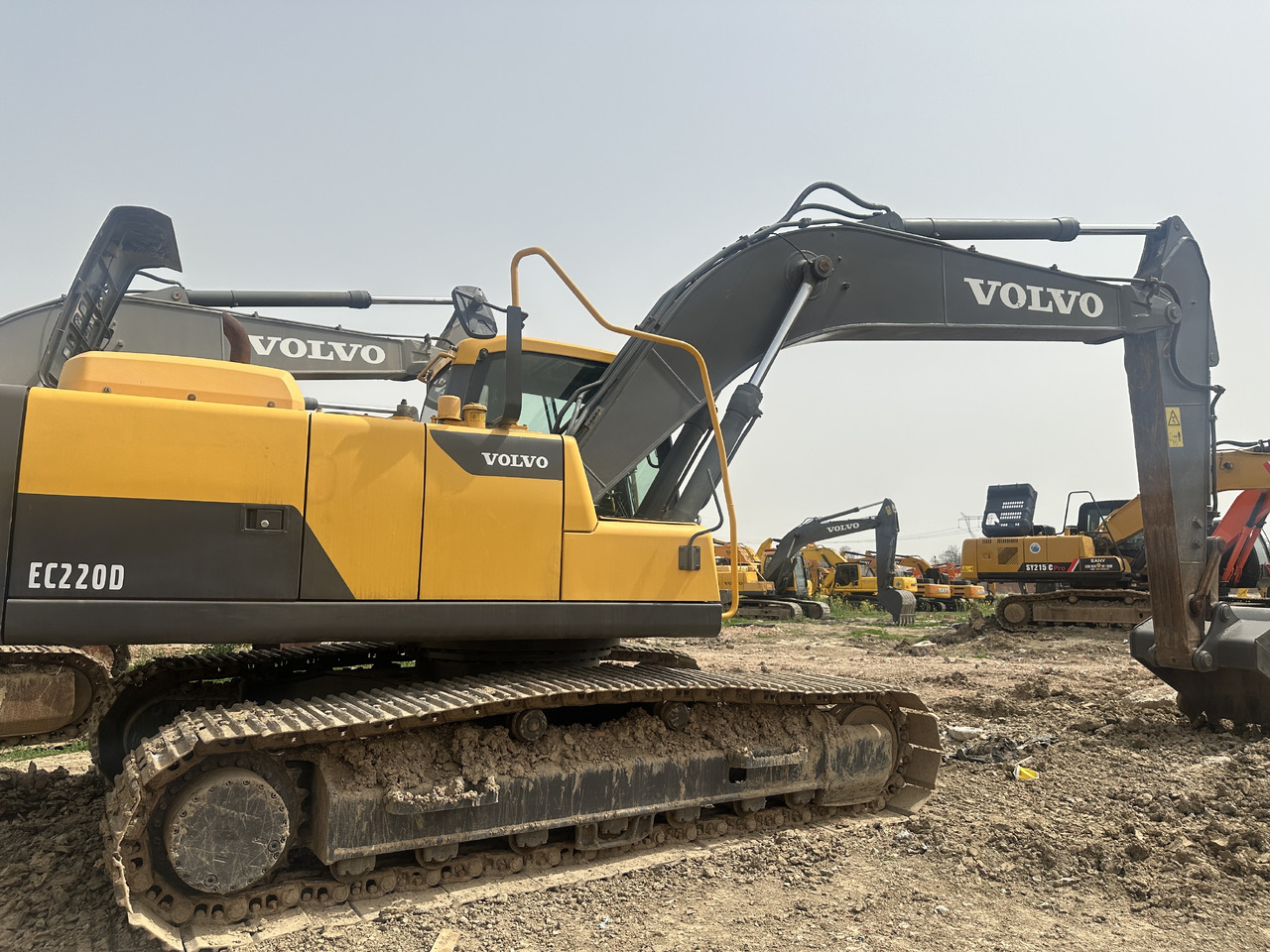 VOLVO EC220D - Гусеничный экскаватор: фото 3 VOLVO EC220D - Гусеничный экскаватор: фото 3