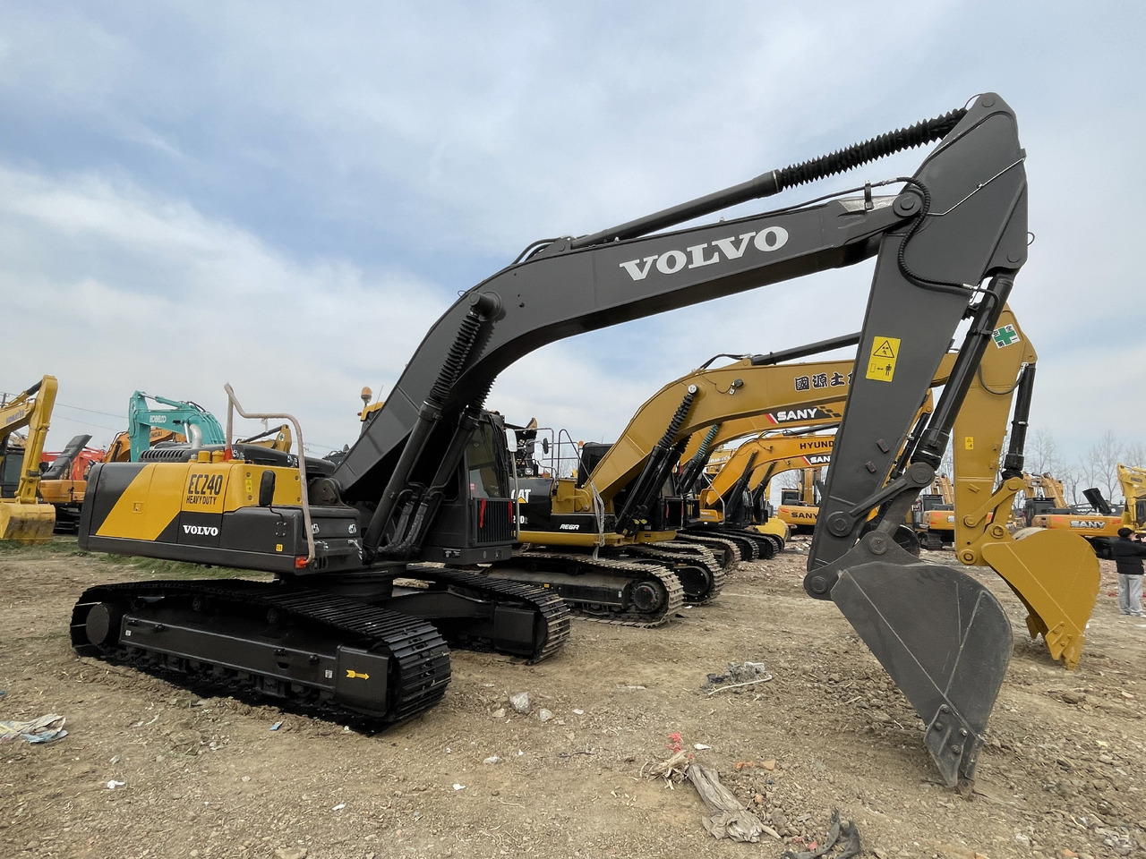 VOLVO EC240D - Гусеничный экскаватор: фото 2 VOLVO EC240D - Гусеничный экскаватор: фото 2
