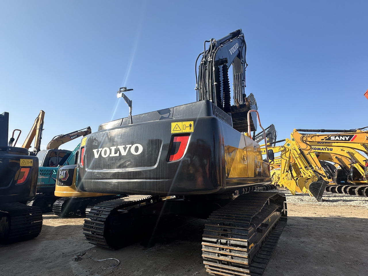Volvo EC300DL - Гусеничный экскаватор: фото 2 Volvo EC300DL - Гусеничный экскаватор: фото 2