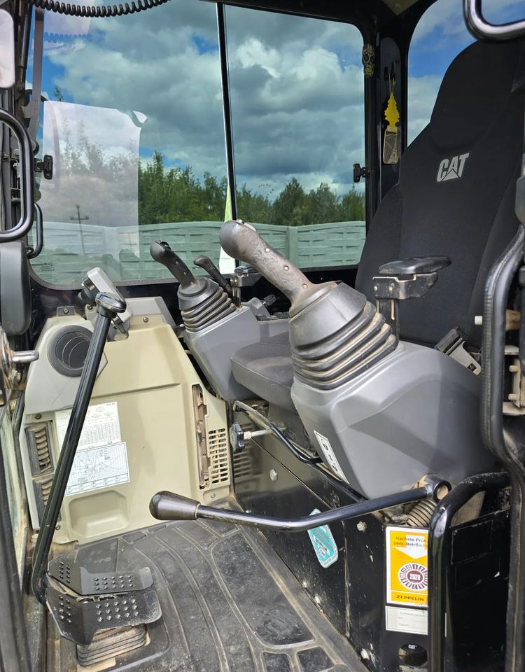 Caterpillar - Гусеничный экскаватор: фото 3 Caterpillar - Гусеничный экскаватор: фото 3