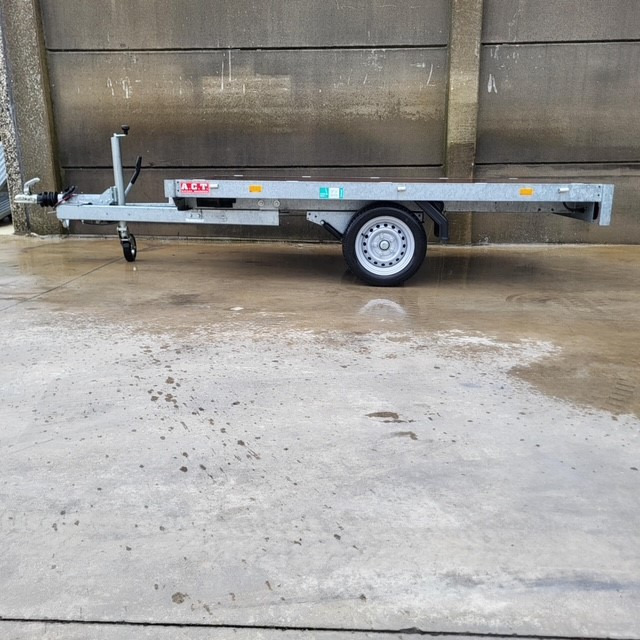 EDUARD 256/150cm - Прицеп: фото 1 EDUARD 256/150cm - Прицеп: фото 1