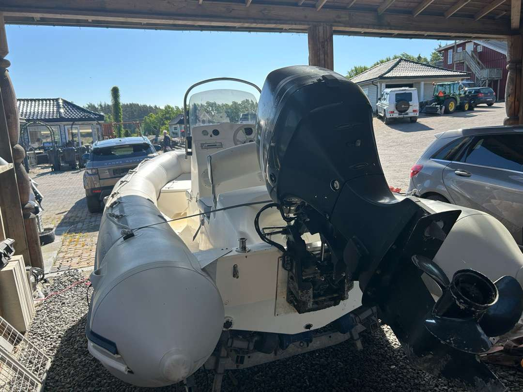 2005 Rib Bombard Explorer SB + Båtmotor Suzuki 70 Hk (Ny minstepris) - Другая техника: фото 3 2005 Rib Bombard Explorer SB + Båtmotor Suzuki 70 Hk (Ny minstepris) - Другая техника: фото 3