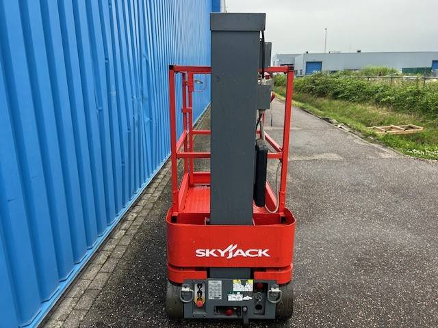 Skyjack SJ 12 - Вертикальный мачтовый подъемник: фото 5 Skyjack SJ 12 - Вертикальный мачтовый подъемник: фото 5