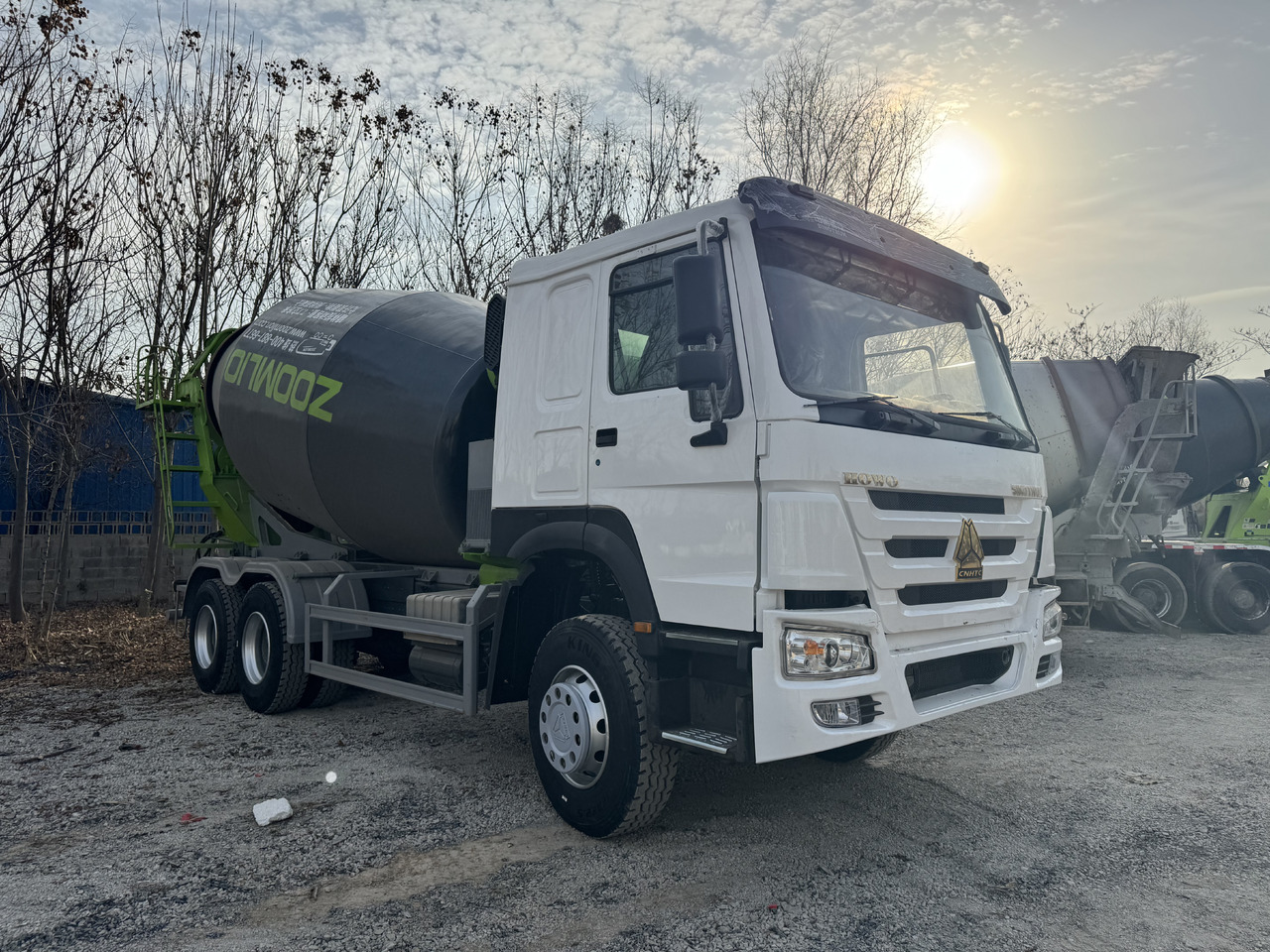 HOWO - Автобетоносмеситель: фото 2 HOWO - Автобетоносмеситель: фото 2