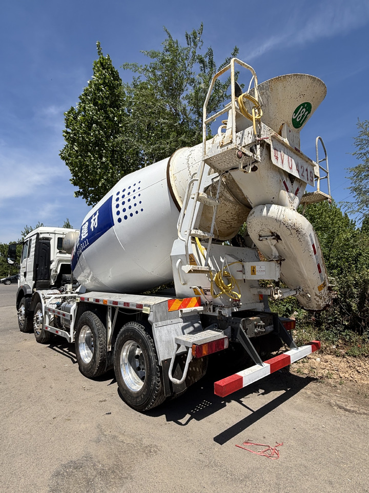 SINO TRUCK - Автобетоносмеситель: фото 3 SINO TRUCK - Автобетоносмеситель: фото 3