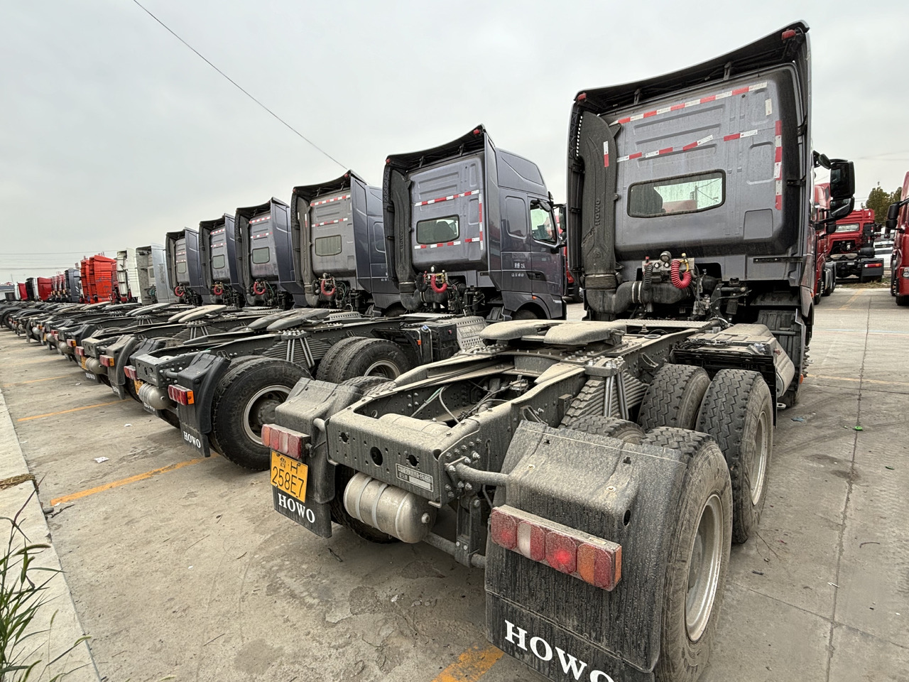 HOWO TRACTOR - Тягач: фото 4 HOWO TRACTOR - Тягач: фото 4