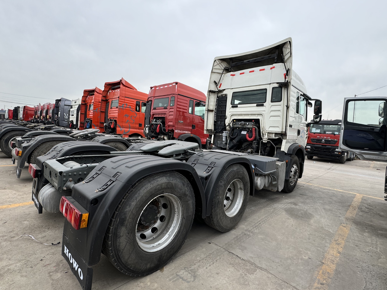 HOWO TRACTOR - Тягач: фото 4 HOWO TRACTOR - Тягач: фото 4