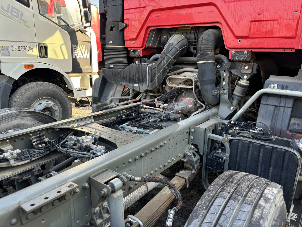 SINOTRUCK HAOHAN N7 - Тягач: фото 2 SINOTRUCK HAOHAN N7 - Тягач: фото 2