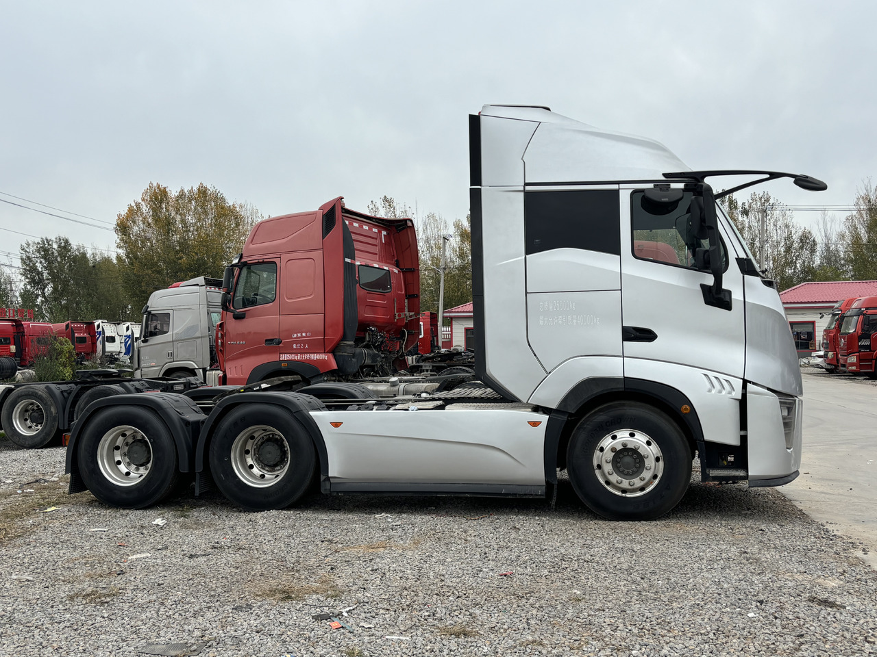 SINOTRUCK HOWO YELLOW RIVER - Тягач: фото 4 SINOTRUCK HOWO YELLOW RIVER - Тягач: фото 4