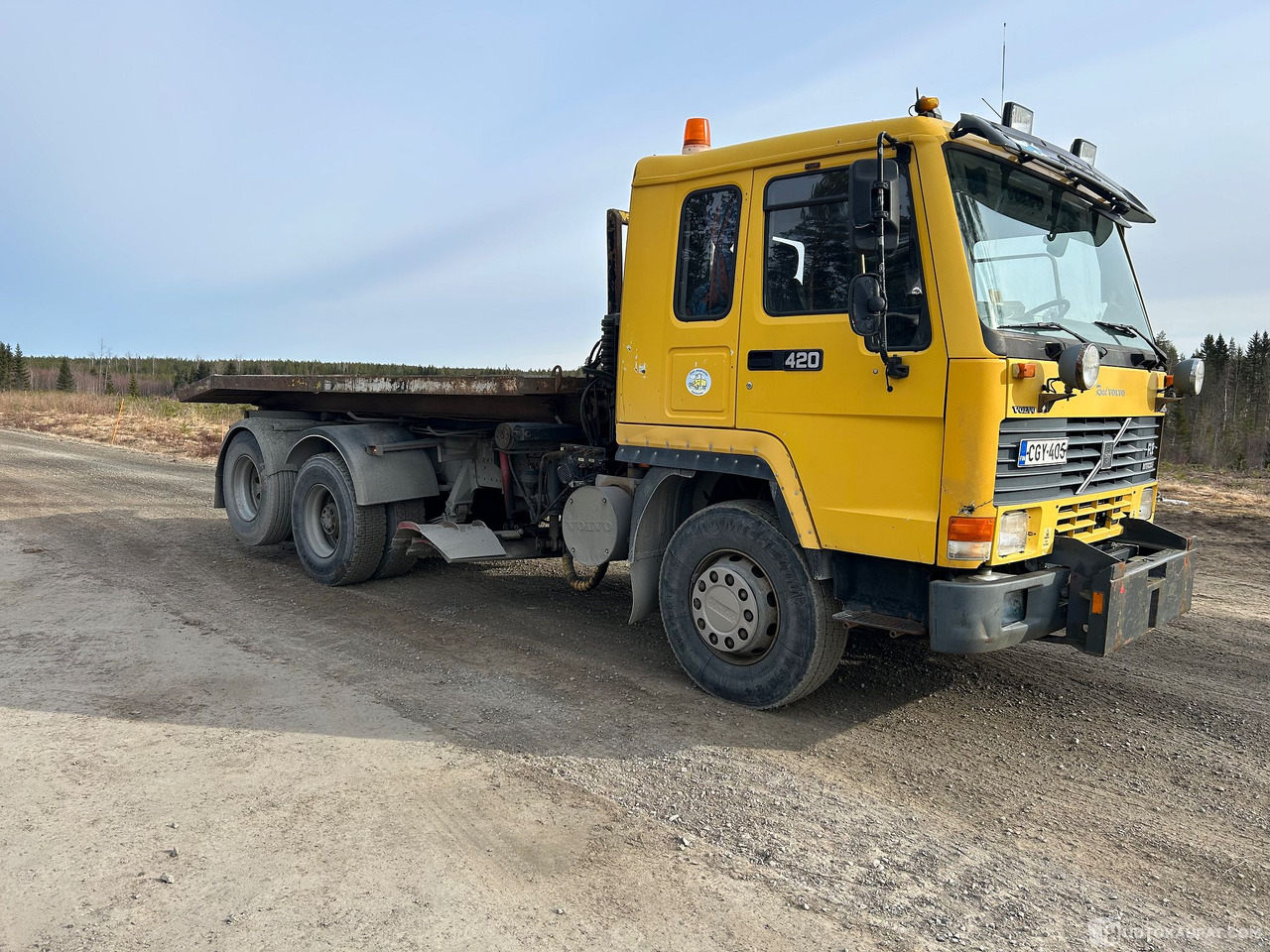 Volvo FL12 kuorma-auto vaijervaihtolavalaitteilla ja aurausvarustuksella, 1998, Kruunupyy - Грузовик: фото 3 Volvo FL12 kuorma-auto vaijervaihtolavalaitteilla ja aurausvarustuksella, 1998, Kruunupyy - Грузовик: фото 3