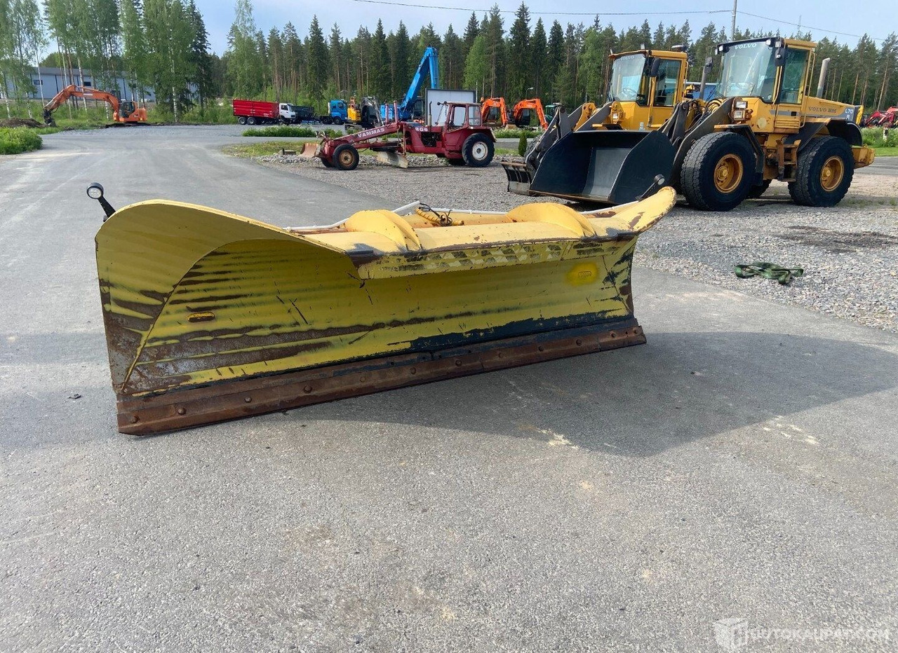 Rote PA300 Perhosaura, 2009 Perhosaura MTK25, Virrat - Отвал для снега: фото 1 Rote PA300 Perhosaura, 2009 Perhosaura MTK25, Virrat - Отвал для снега: фото 1