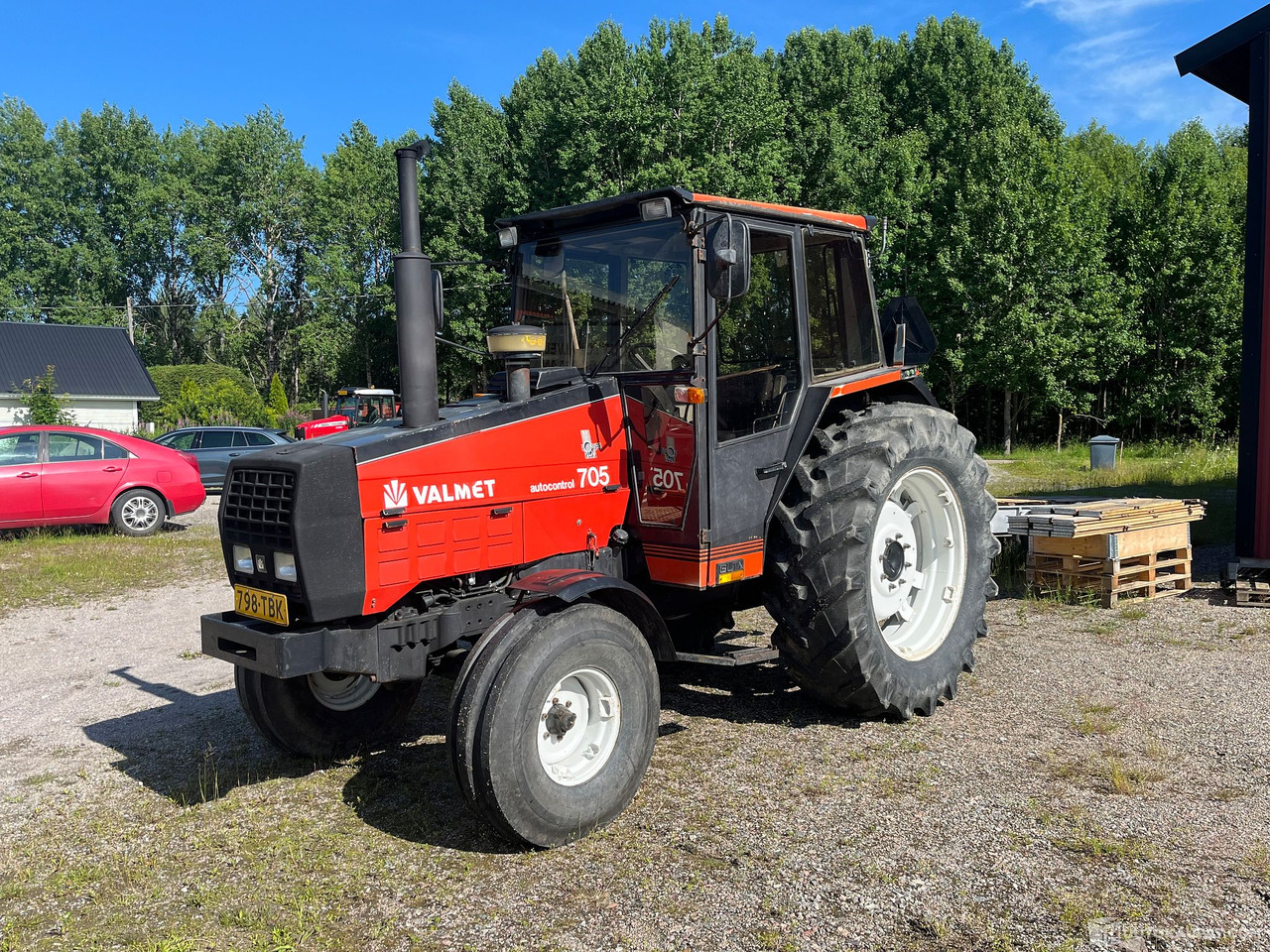 Valmet 705, Traktori, harrastajalta, 1990, Salo - Сельскохозяйственная техника: фото 1 Valmet 705, Traktori, harrastajalta, 1990, Salo - Сельскохозяйственная техника: фото 1