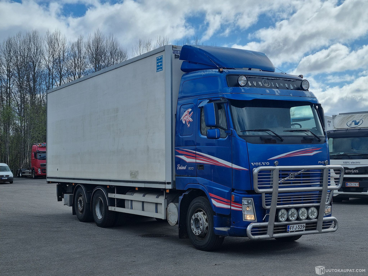 Volvo FH 12 6×2, 2002, Tampere - Грузовик с закрытым кузовом: фото 2 Volvo FH 12 6×2, 2002, Tampere - Грузовик с закрытым кузовом: фото 2