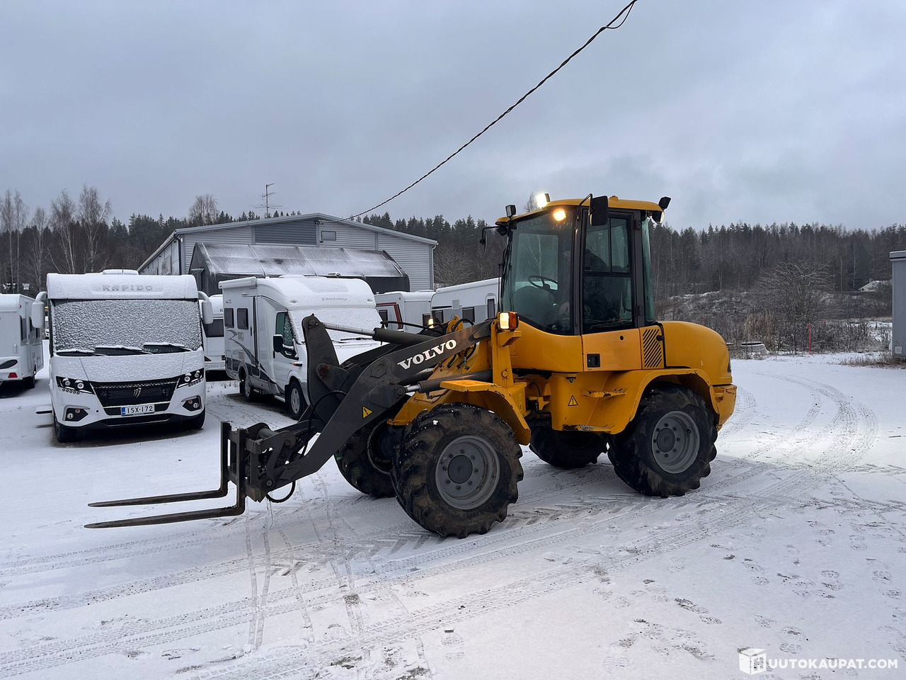 Volvo L35B Pro, pyöräkuormaaja avattavalla kauhalla ja piikeillä, 2005, Vihti - Колёсный погрузчик: фото 2 Volvo L35B Pro, pyöräkuormaaja avattavalla kauhalla ja piikeillä, 2005, Vihti - Колёсный погрузчик: фото 2