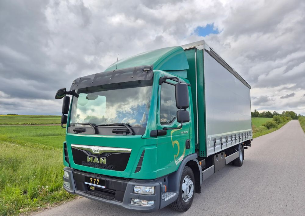 MAN TGL 12.250 6.2m AUTOMAT KLIMA z Niemiec ESP nowe opony EURO 6 / 4.75 rozstaw / zawiesie na wózek widłowy / TOP STAN / okazja nauka jazdy MOŻLIWOŚĆ DOSTOSOWANIA 12t - Тентованный грузовик: фото 3 MAN TGL 12.250 6.2m AUTOMAT KLIMA z Niemiec ESP nowe opony EURO 6 / 4.75 rozstaw / zawiesie na wózek widłowy / TOP STAN / okazja nauka jazdy MOŻLIWOŚĆ DOSTOSOWANIA 12t - Тентованный грузовик: фото 3
