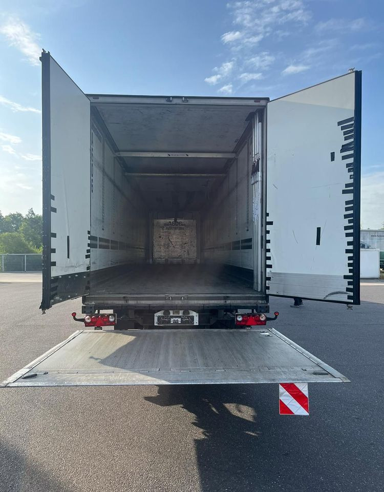 Schmitz Cargobull CARRIER MAXIMA 1300 / WINDA / DOPPEL STOCK / ŚCIANA GRODZIOWA / BELKI / PODNOSZONA OŚ / z Niemiec / TOP STAN 2011/ CARRIER CHŁODNIA CHLODNIA LODÓWKA PODWÓJNY ZAŁADUNEK PIĘTROWA - Полуприцеп-рефрижератор: фото 4 Schmitz Cargobull CARRIER MAXIMA 1300 / WINDA / DOPPEL STOCK / ŚCIANA GRODZIOWA / BELKI / PODNOSZONA OŚ / z Niemiec / TOP STAN 2011/ CARRIER CHŁODNIA CHLODNIA LODÓWKA PODWÓJNY ZAŁADUNEK PIĘTROWA - Полуприцеп-рефрижератор: фото 4