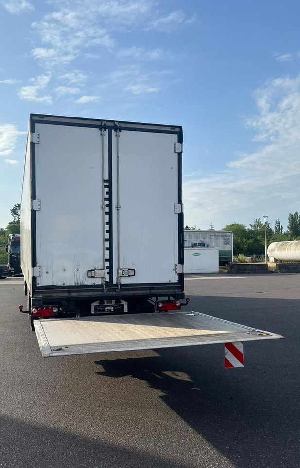 Schmitz Cargobull CARRIER MAXIMA 1300 / WINDA / DOPPEL STOCK / ŚCIANA GRODZIOWA / BELKI / PODNOSZONA OŚ / z Niemiec / TOP STAN 2011/ CARRIER CHŁODNIA CHLODNIA LODÓWKA PODWÓJNY ZAŁADUNEK PIĘTROWA - Полуприцеп-рефрижератор: фото 5 Schmitz Cargobull CARRIER MAXIMA 1300 / WINDA / DOPPEL STOCK / ŚCIANA GRODZIOWA / BELKI / PODNOSZONA OŚ / z Niemiec / TOP STAN 2011/ CARRIER CHŁODNIA CHLODNIA LODÓWKA PODWÓJNY ZAŁADUNEK PIĘTROWA - Полуприцеп-рефрижератор: фото 5