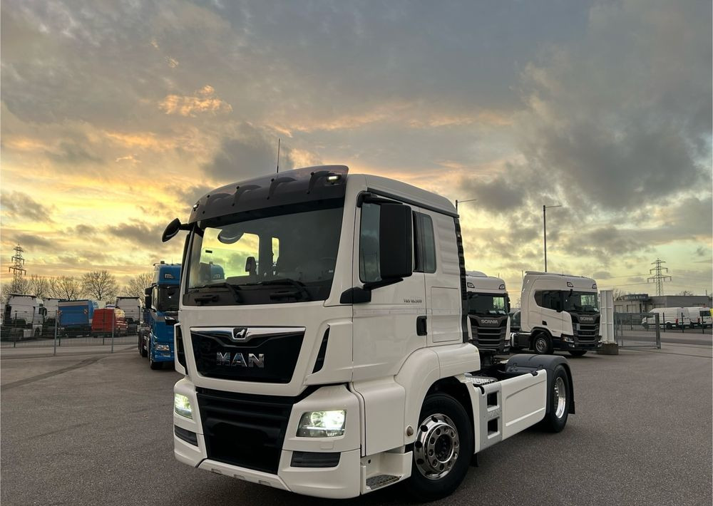 MAN TGS 18.500 TOP1 NAUKA JAZDY POLIFT ELKA AUTOMAT 4x2 STANDARD 315/70r22.5 SUPER STAN TGX 470 460 420 430 500 510 400 360 410 - Тягач: фото 1 MAN TGS 18.500 TOP1 NAUKA JAZDY POLIFT ELKA AUTOMAT 4x2 STANDARD 315/70r22.5 SUPER STAN TGX 470 460 420 430 500 510 400 360 410 - Тягач: фото 1