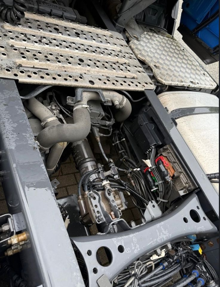 Scania R410 RETARDER FULL LED 2 ZBIORNIKI / KLIMA POSTOJOWA / VIRTUAL COCPIT z Niemiec - Тягач: фото 4 Scania R410 RETARDER FULL LED 2 ZBIORNIKI / KLIMA POSTOJOWA / VIRTUAL COCPIT z Niemiec - Тягач: фото 4