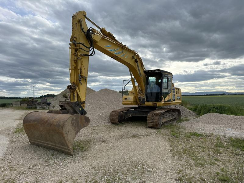 Komatsu PC210LC i - Гусеничный экскаватор: фото 1 Komatsu PC210LC i - Гусеничный экскаватор: фото 1