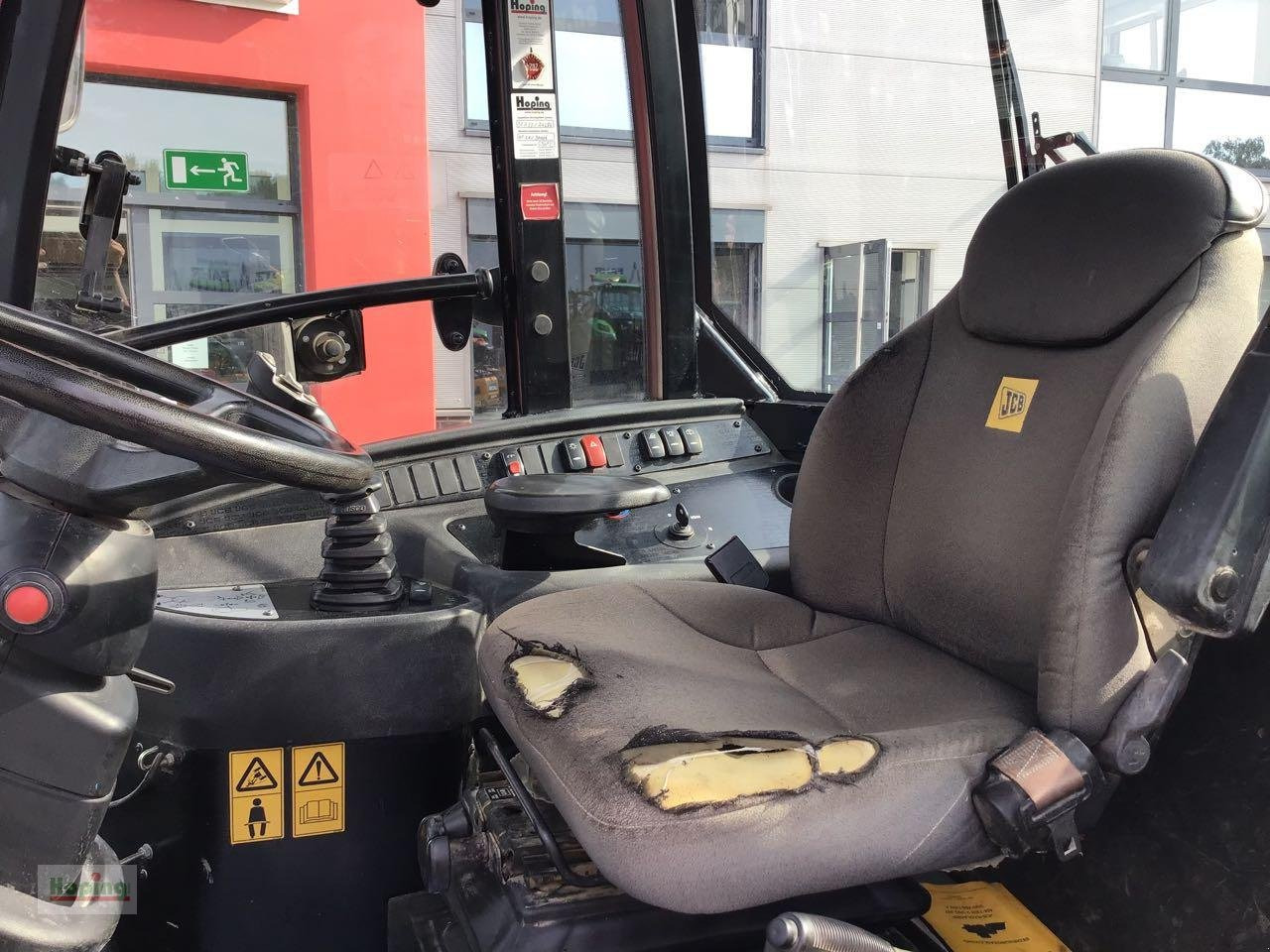 Колёсный погрузчик JCB 409: фото 9