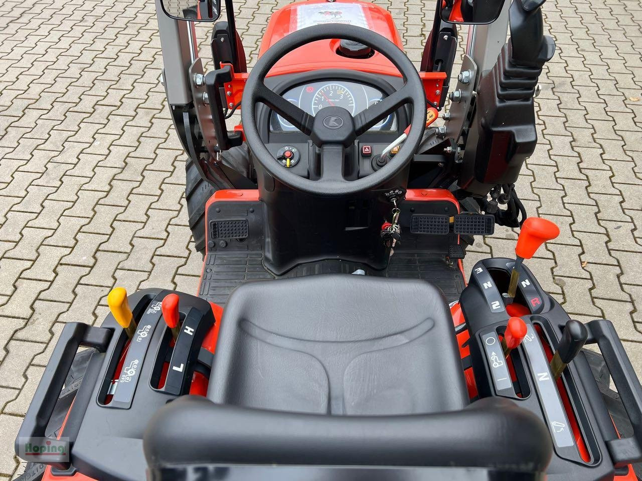 Kubota B1 181 - Коммунальный трактор: фото 5 Kubota B1 181 - Коммунальный трактор: фото 5
