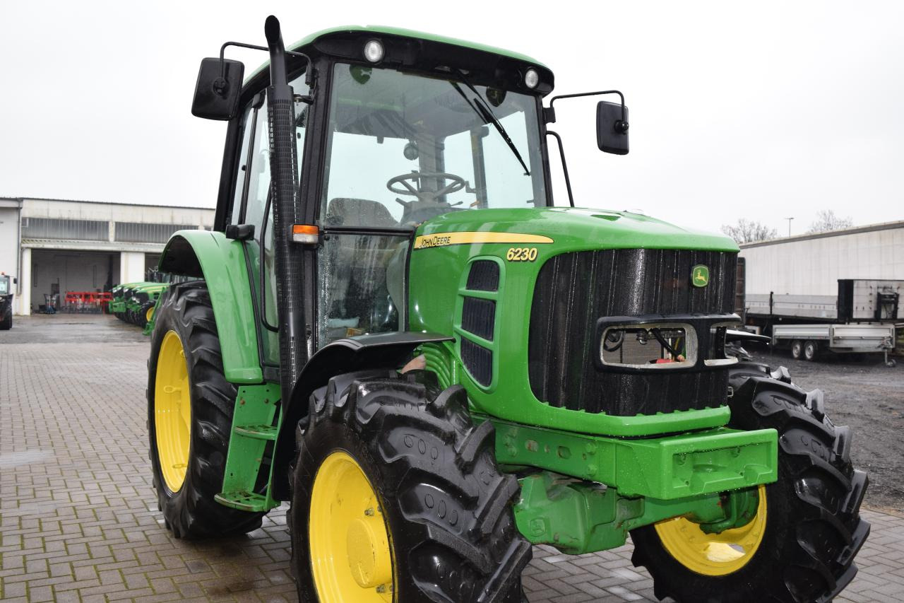 John Deere 6230 - Трактор: фото 3 John Deere 6230 - Трактор: фото 3