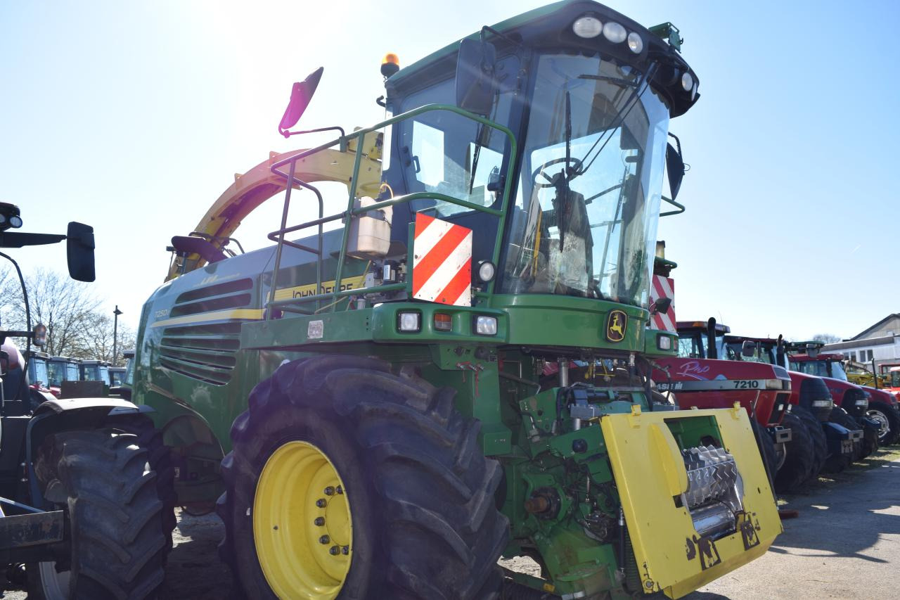 John Deere 7250 i - Кормоуборочный комбайн: фото 3 John Deere 7250 i - Кормоуборочный комбайн: фото 3