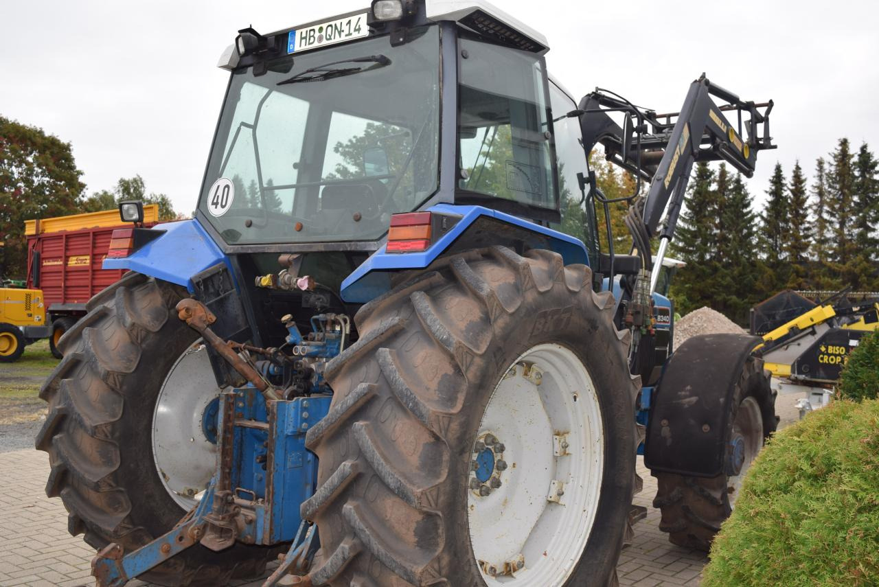 New Holland 8340 - Трактор: фото 3 New Holland 8340 - Трактор: фото 3
