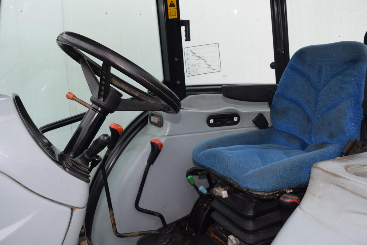 New Holland TD 5040 - Трактор: фото 5 New Holland TD 5040 - Трактор: фото 5
