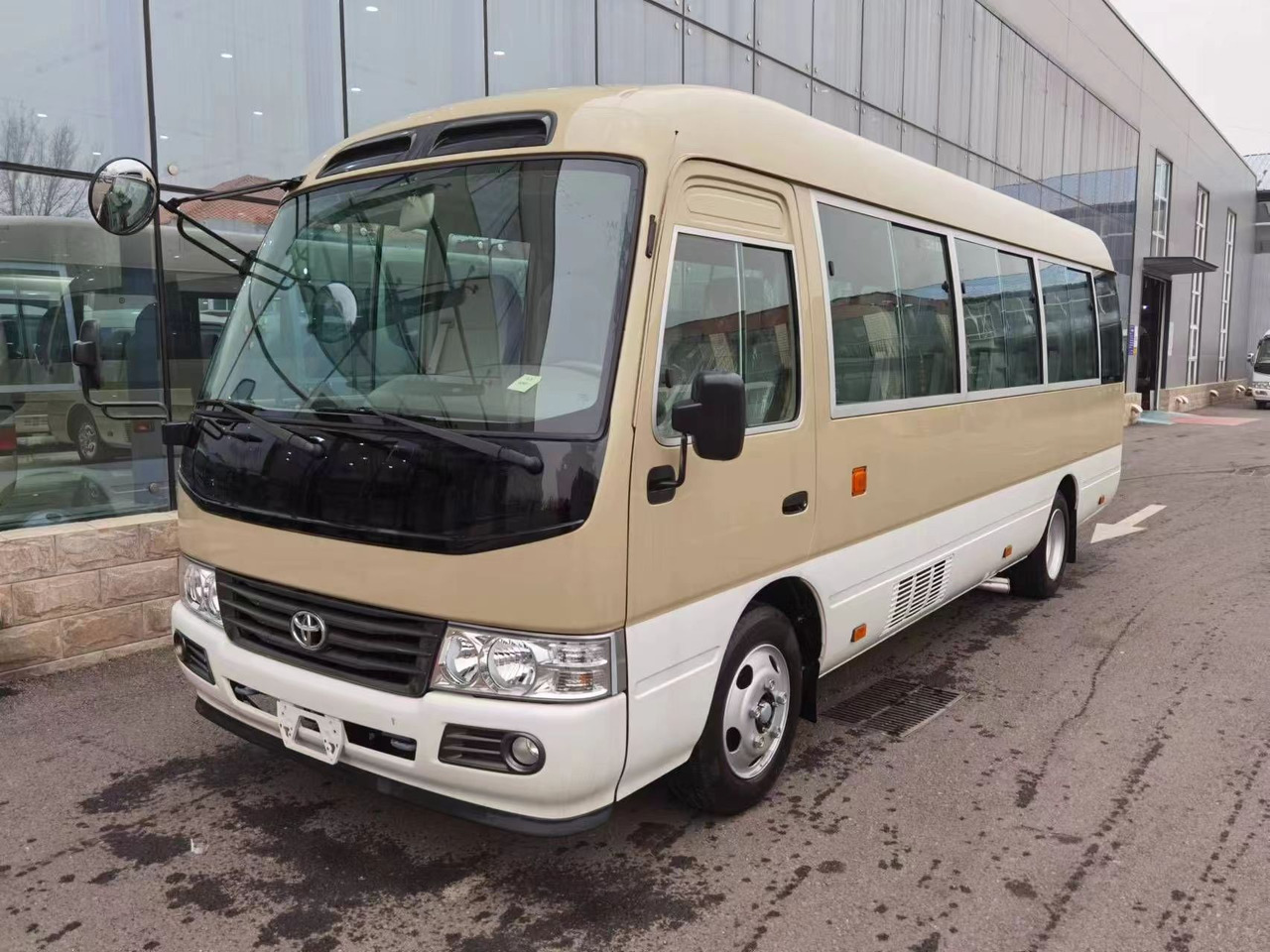TOYOTA COASTER - Автобус: фото 5 TOYOTA COASTER - Автобус: фото 5