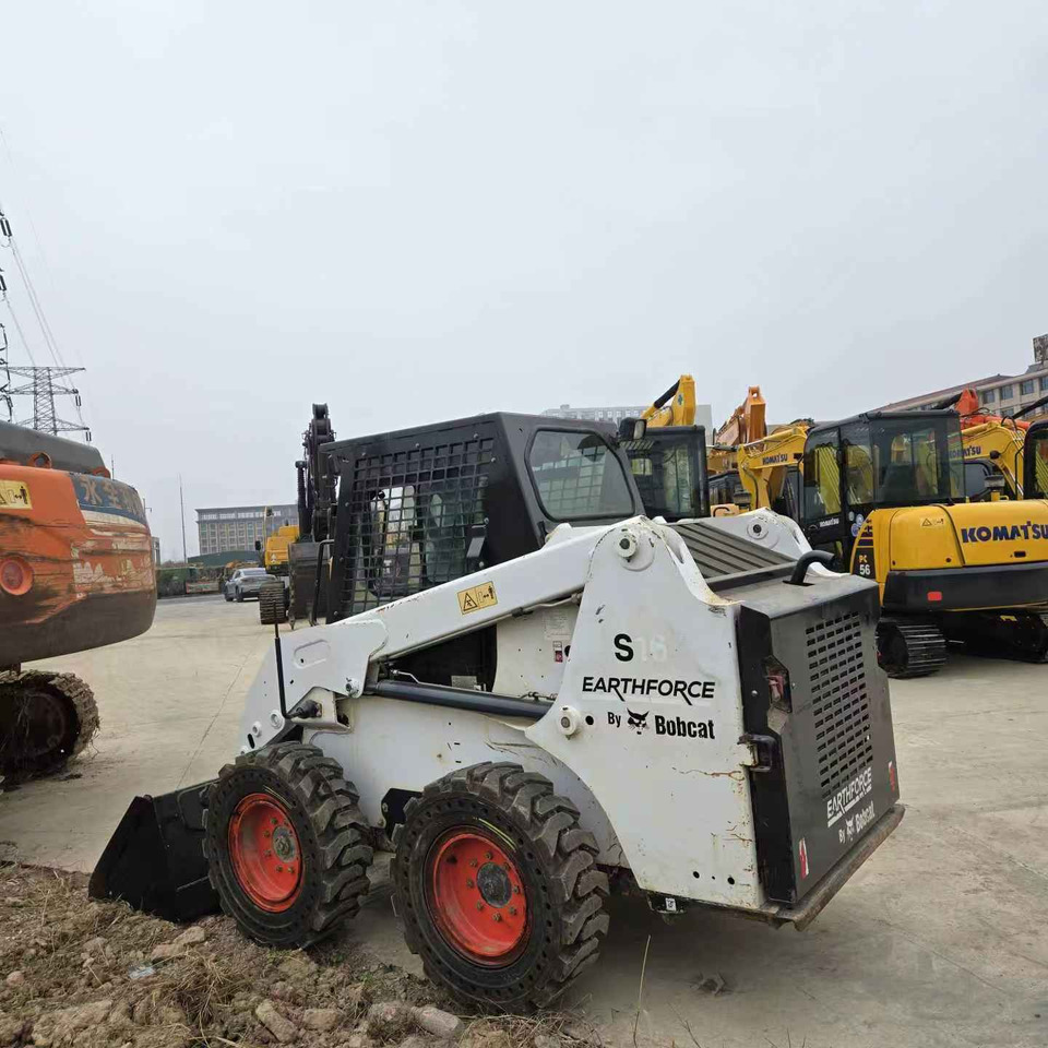 BOBCAT S16 - Мини-погрузчик с бортовым поворотом: фото 1 BOBCAT S16 - Мини-погрузчик с бортовым поворотом: фото 1