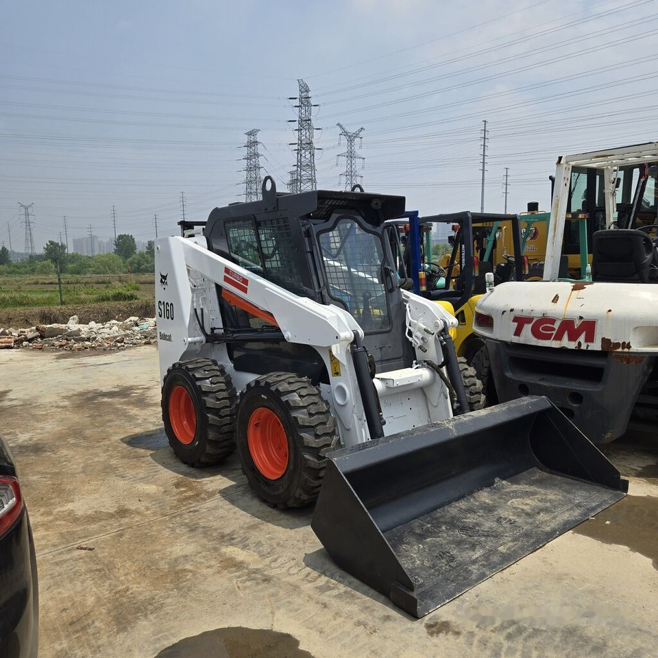 Bobcat S160 - Мини-погрузчик с бортовым поворотом: фото 1 Bobcat S160 - Мини-погрузчик с бортовым поворотом: фото 1