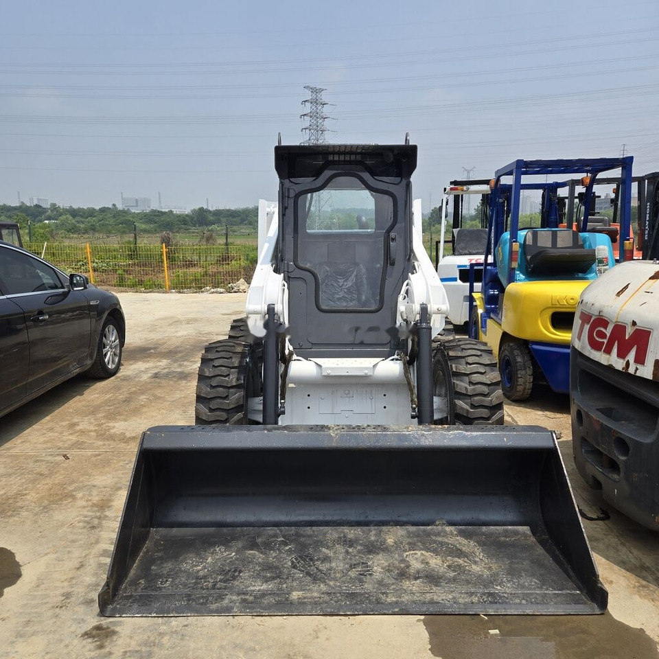 Bobcat S160 - Мини-погрузчик с бортовым поворотом: фото 2 Bobcat S160 - Мини-погрузчик с бортовым поворотом: фото 2