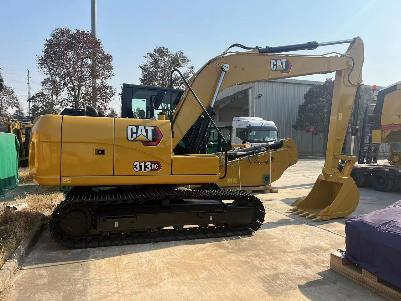 CATERPILLAR 313GC - Гусеничный экскаватор: фото 2 CATERPILLAR 313GC - Гусеничный экскаватор: фото 2