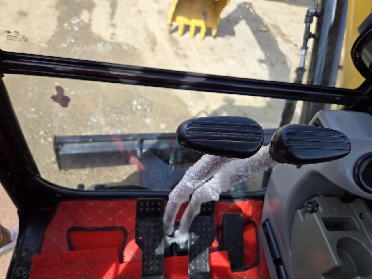 Caterpillar 305.5E - Мини-экскаватор: фото 1 Caterpillar 305.5E - Мини-экскаватор: фото 1