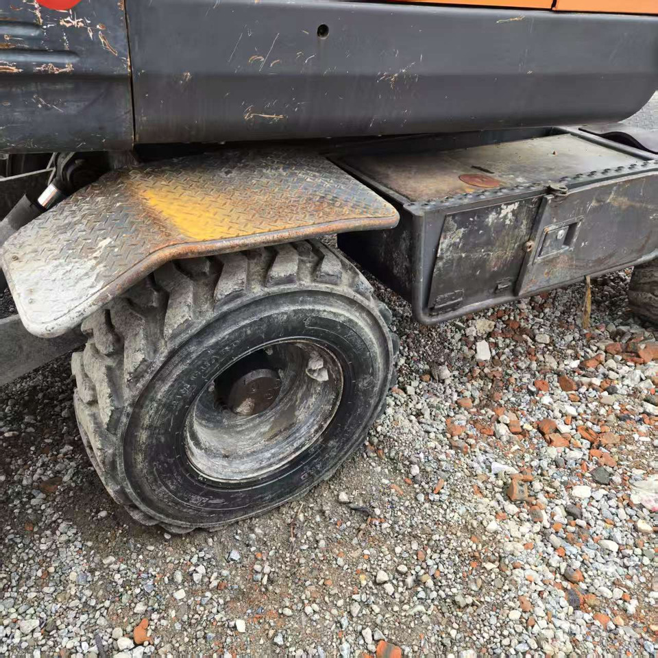 Колёсный экскаватор DOOSAN DX60W: фото 7