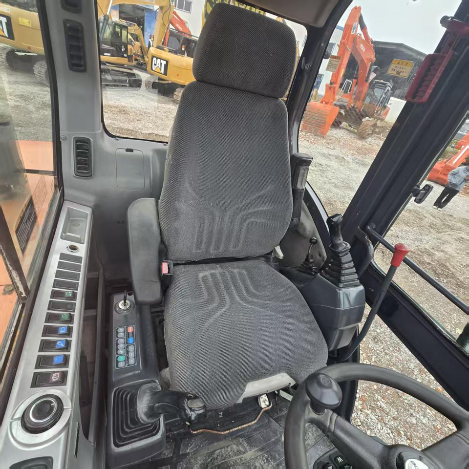 Колёсный экскаватор DOOSAN DX60W: фото 6