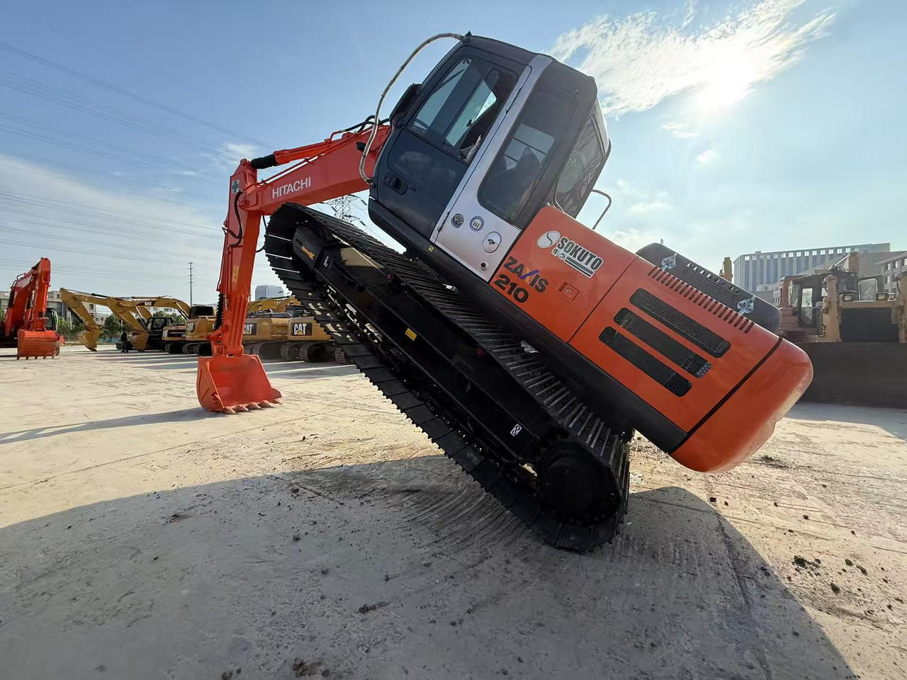 HITACHI ZX210 - Гусеничный экскаватор: фото 5 HITACHI ZX210 - Гусеничный экскаватор: фото 5