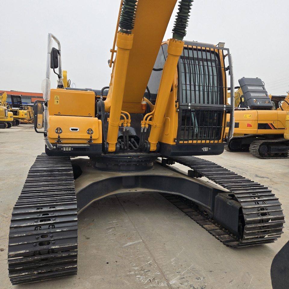 Гусеничный экскаватор Hyundai R305LC-9T: фото 8 Гусеничный экскаватор Hyundai R305LC-9T: фото 8