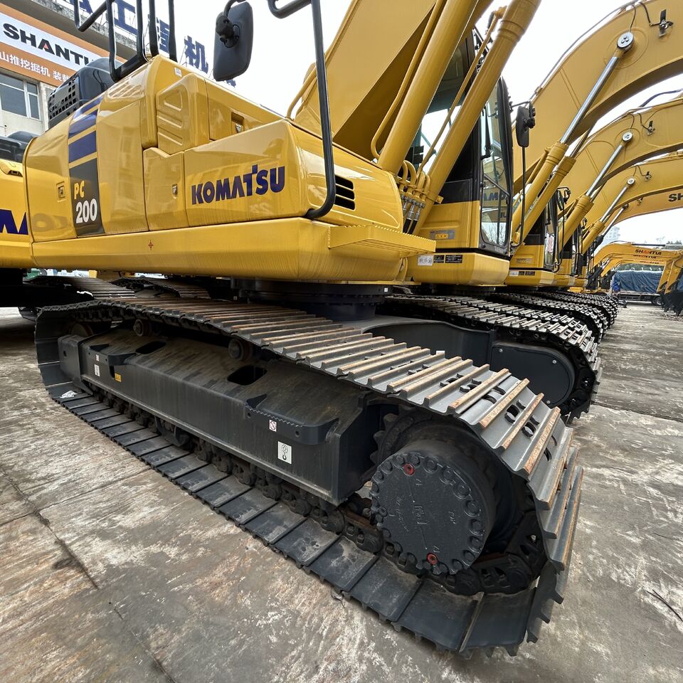 KOMATSU PC200LC-11 - Гусеничный экскаватор: фото 2 KOMATSU PC200LC-11 - Гусеничный экскаватор: фото 2