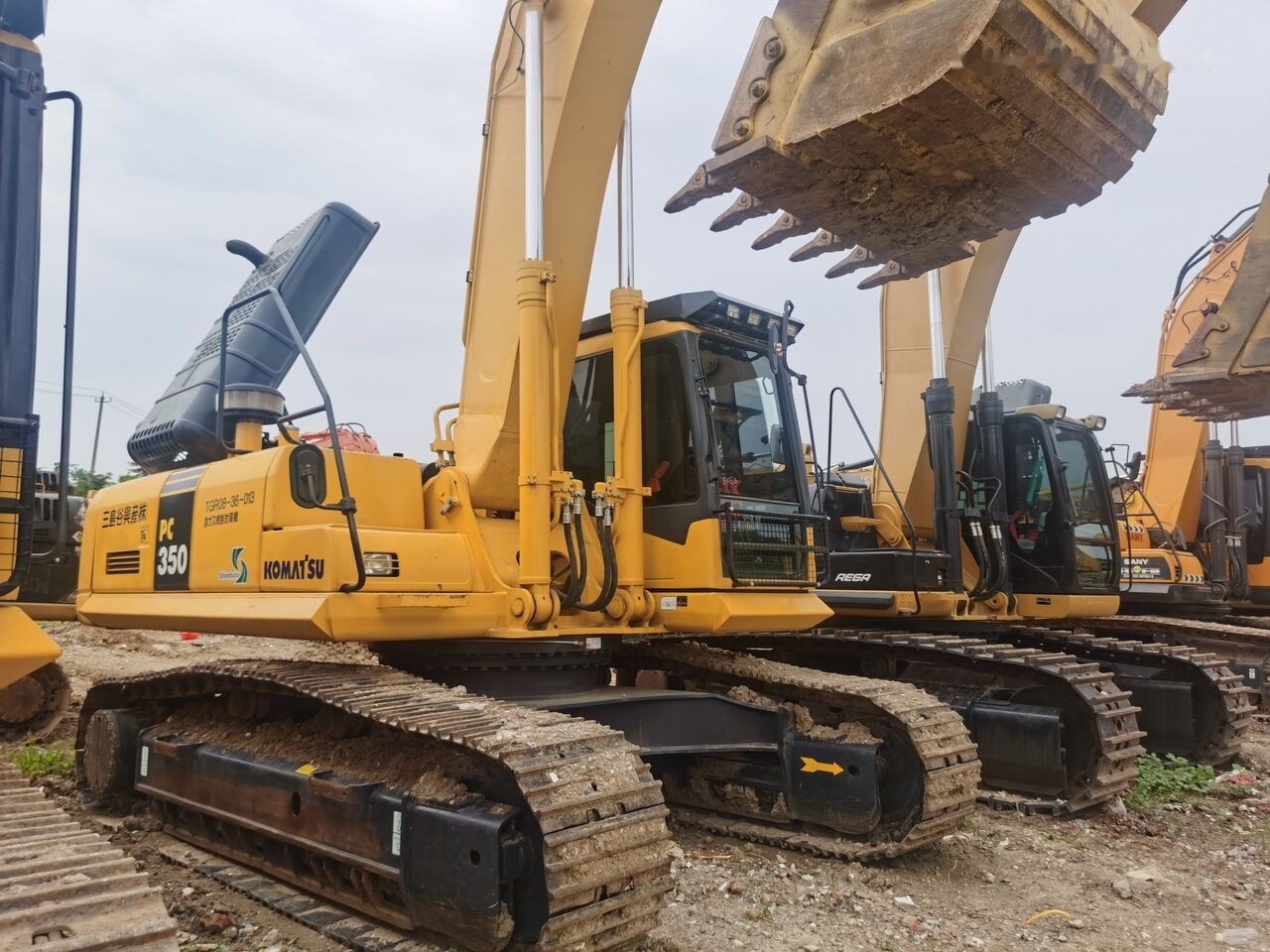 Komatsu PC350 - Гусеничный экскаватор: фото 2 Komatsu PC350 - Гусеничный экскаватор: фото 2