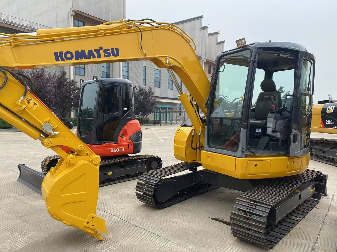 Komatsu PC78US - Мини-экскаватор: фото 2 Komatsu PC78US - Мини-экскаватор: фото 2