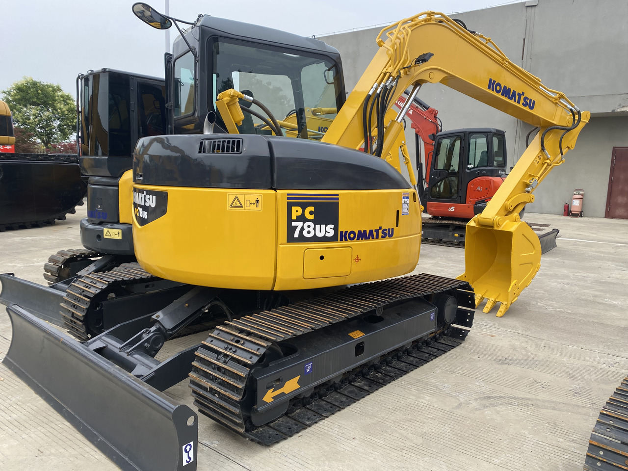 Komatsu PC78US - Мини-экскаватор: фото 1 Komatsu PC78US - Мини-экскаватор: фото 1