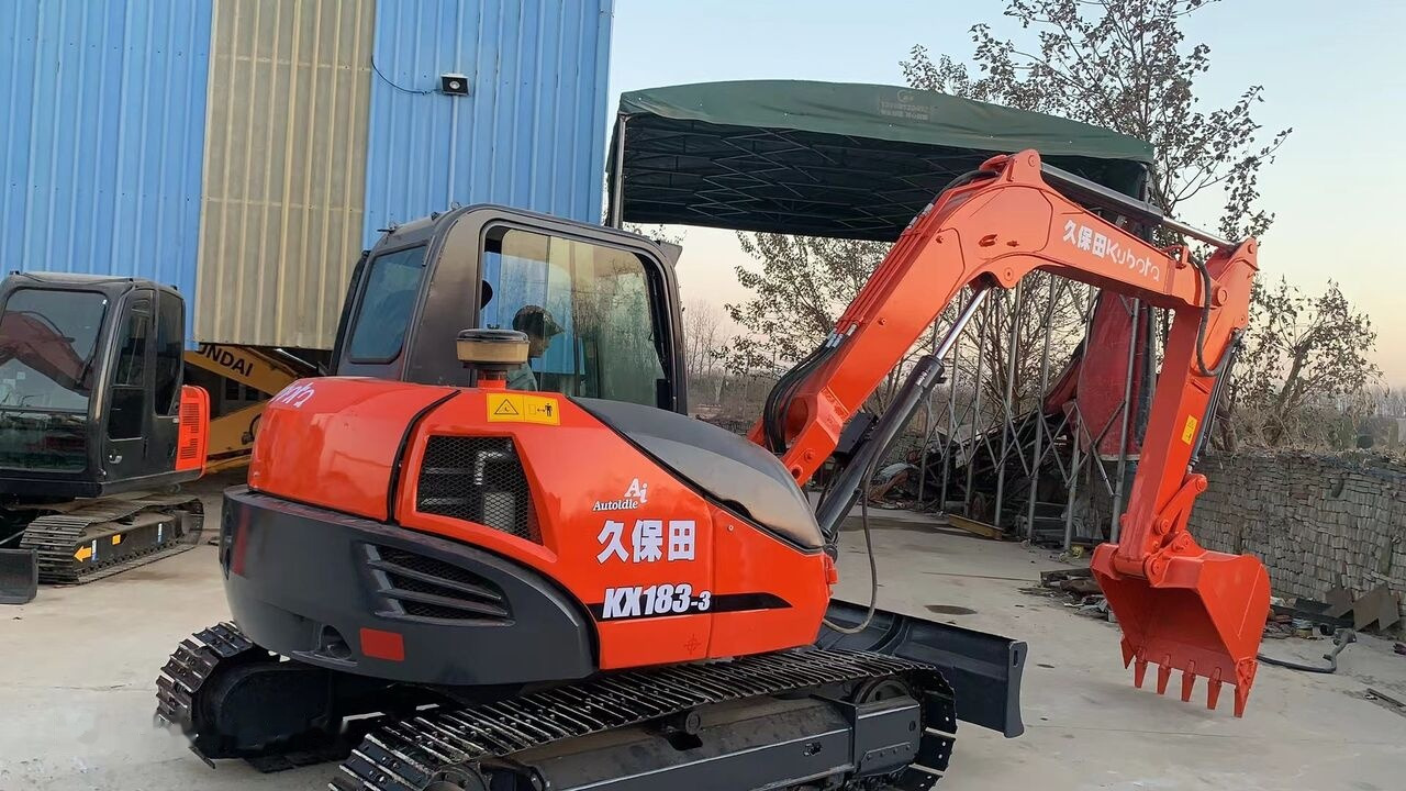 Kubota KX183 - Гусеничный экскаватор: фото 2 Kubota KX183 - Гусеничный экскаватор: фото 2