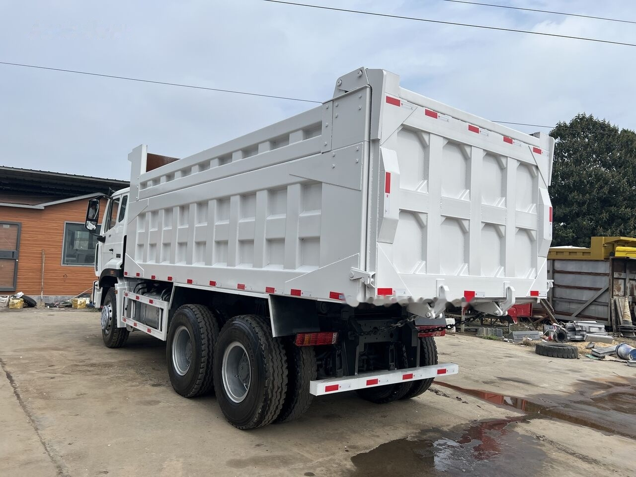SINOTRUK HOHAN 6x4 - Самосвал: фото 3 SINOTRUK HOHAN 6x4 - Самосвал: фото 3