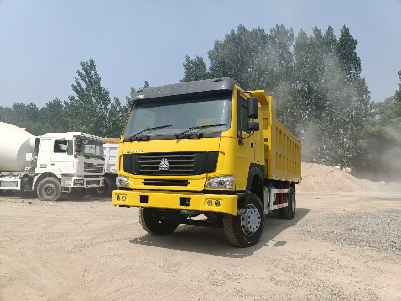 SINOTRUK HOWO 4x2 - Самосвал: фото 3 SINOTRUK HOWO 4x2 - Самосвал: фото 3