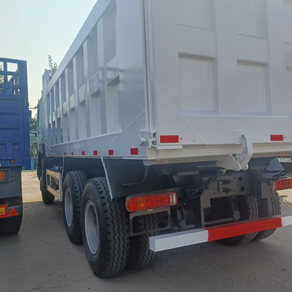 SINOTRUK HOWO 6x4 - Самосвал: фото 3 SINOTRUK HOWO 6x4 - Самосвал: фото 3